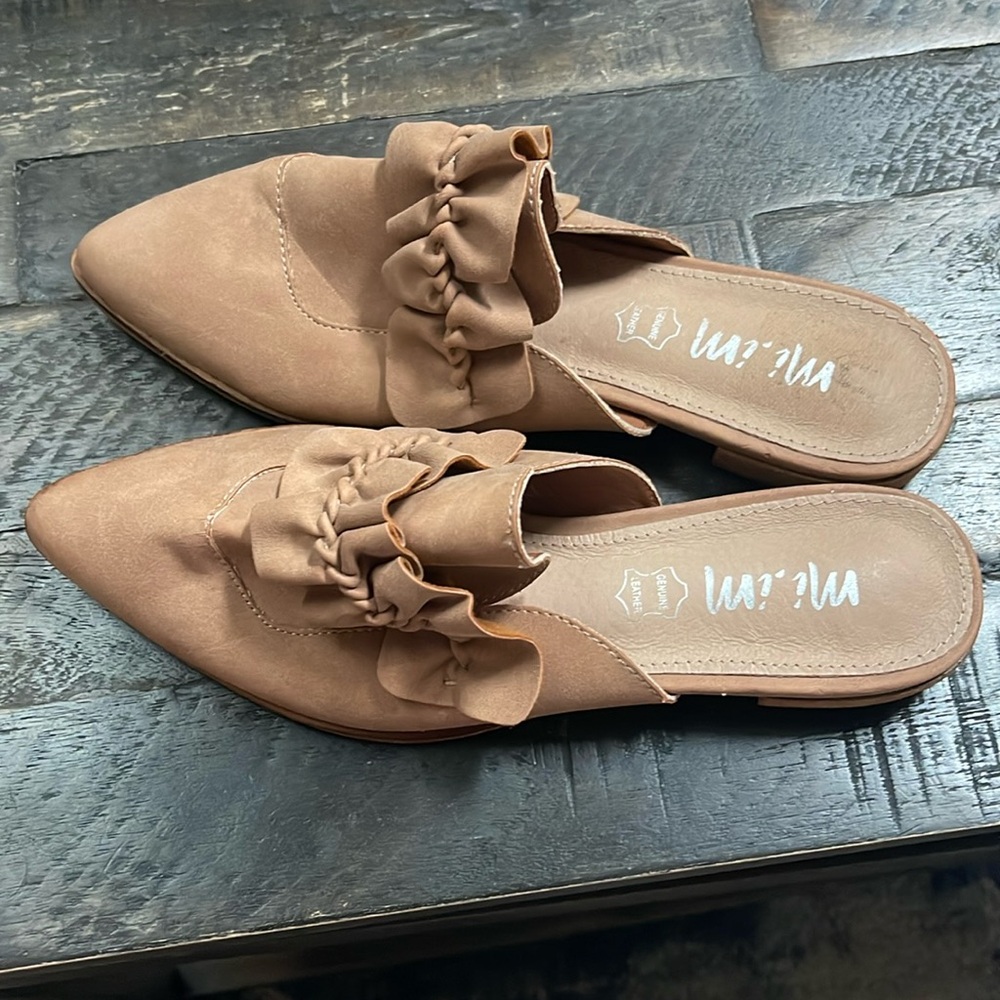 MI.IM Slide On Shoes 7.5